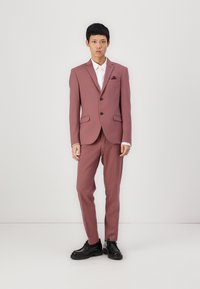 Костюм Костюм