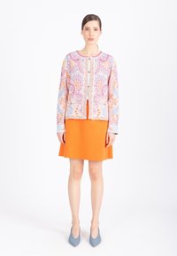 Жаккардовая вязаная кофта