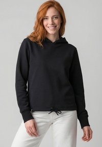 Пуловер с капюшоном