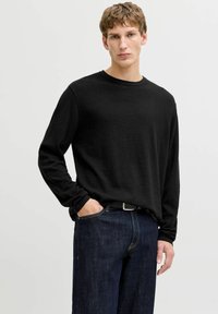 Пуловер Пуловер