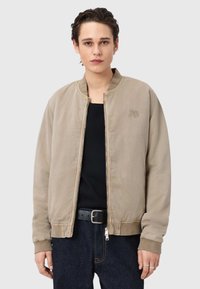 Куртка бомбер