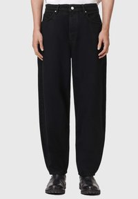 Свободные джинсы