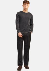 Пуловер Пуловер