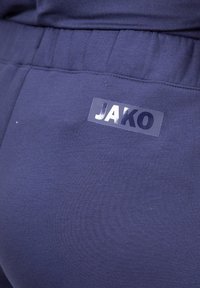 Спортивный костюм Спортивный костюм
