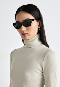 Солнечные очки