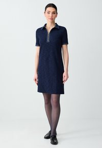 Вязаное платье