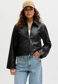 Байкерская куртка