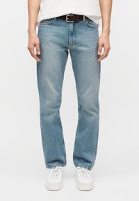 Прямые джинсы Прямые джинсы