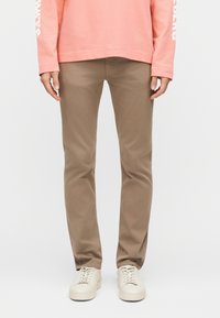 Узкие джинсы Узкие джинсы