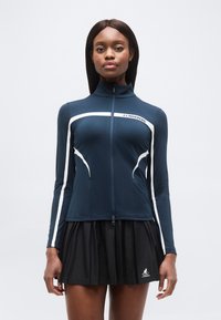 Спортивная куртка Спортивная куртка