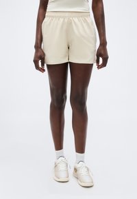 Шорты Шорты