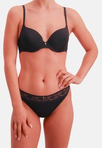 Бюстгальтер на косточках