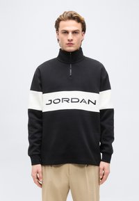 Спортивная кофта