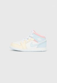 Высокие кеды