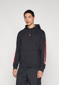 Спортивная кофта