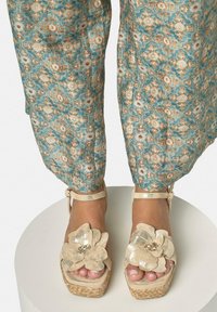 Эспадрильи Эспадрильи