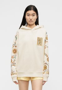 Пуловер с капюшоном