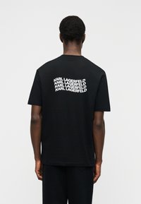 Футболка Футболка