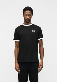 Футболка Футболка