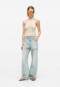 Свободные джинсы Свободные джинсы