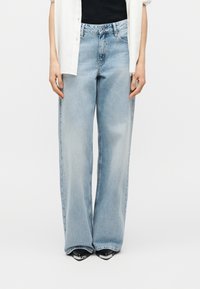 Джинсы Джинсы