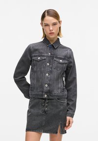 Джинсовая куртка Джинсовая куртка