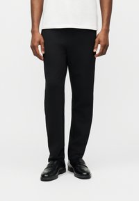 Спортивные штаны