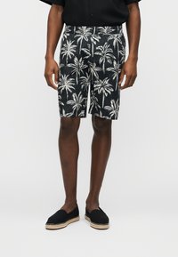 Шорты Шорты