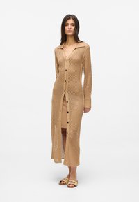 Вязаное платье