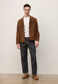 Ботинки на шнуровке