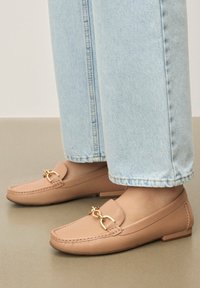 Полуботинки