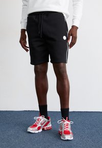 Шорты Шорты