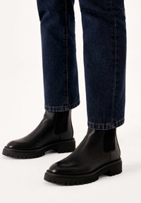 Полусапожки на платформе