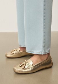 Полуботинки