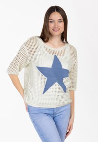 Пуловер с рукавом три четверти