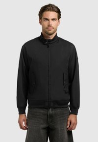 Куртка бомбер