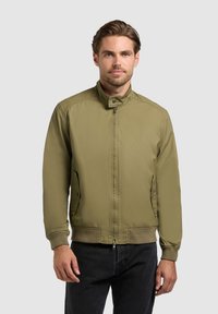 Куртка бомбер