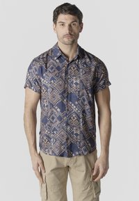 Рубашка с коротким рукавом