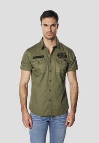 Рубашка с коротким рукавом