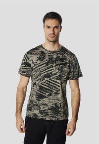 Футболка Футболка