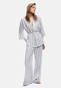 Широкие брюки