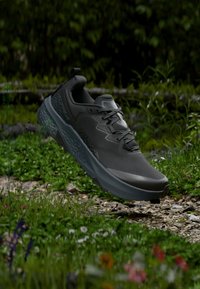 Беговые кроссовки