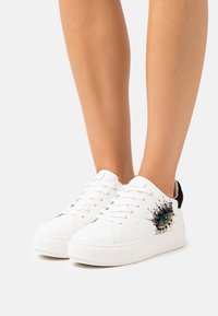 Сникерсы Сникерсы