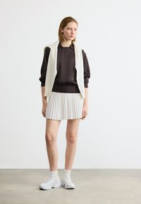 Атласная блузка