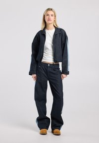 Джинсовая куртка Джинсовая куртка