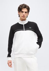 Спортивная куртка