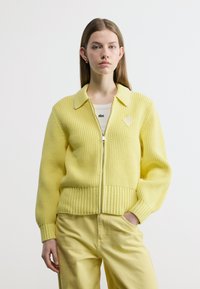 Вязаная кофта Вязаная кофта