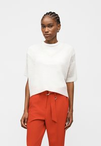 Пуловер с коротким рукавом