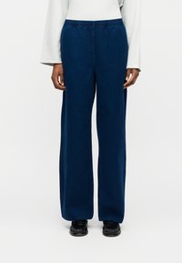 Свободные джинсы