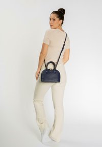 Кожаная сумка Кожаная сумка